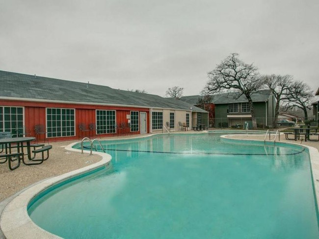 Building Photo - 200 N Booth Calloway Rd