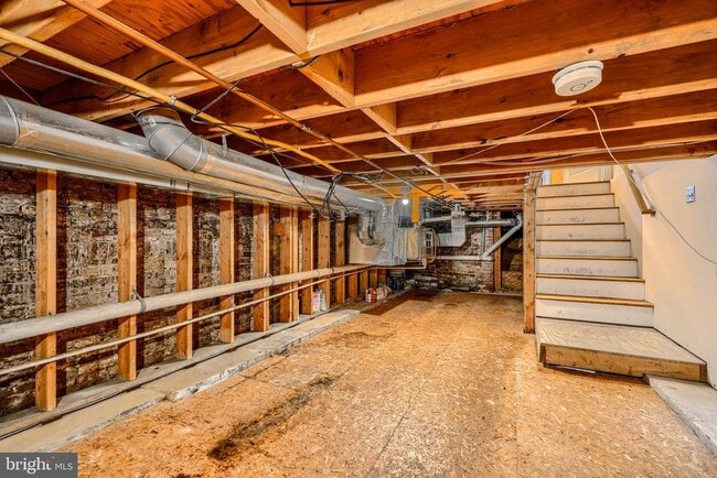 Building Photo - 1218 S Clinton St