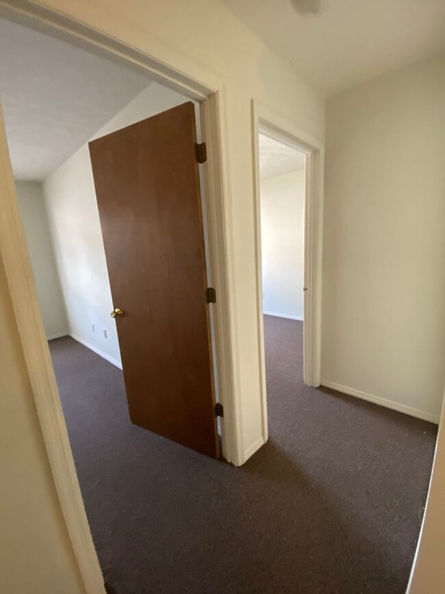 Building Photo - Northside Bloomington 3BR/2.5BA Townhome