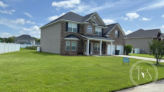 Building Photo - 639 Red Oak Ln