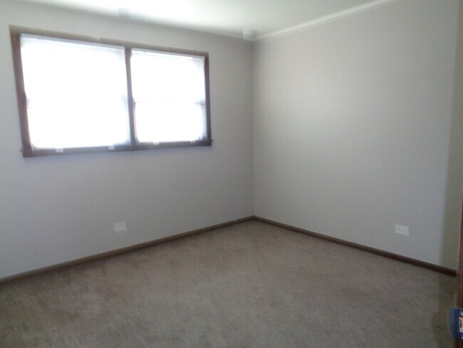 Building Photo - 6405 W Home Ave