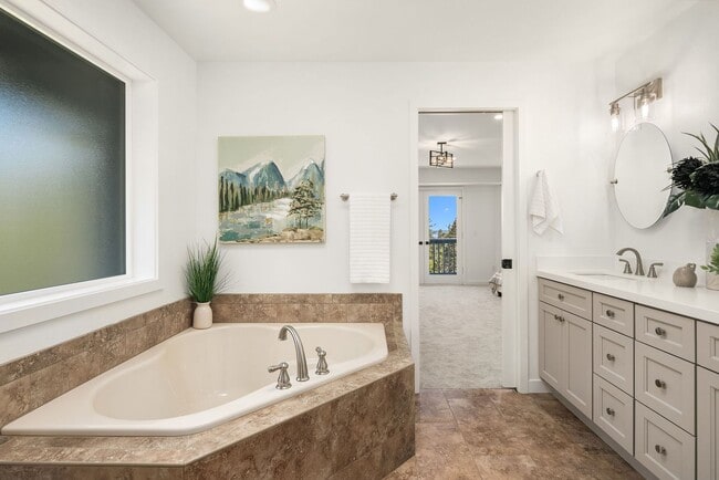 Building Photo - Beautiful Home in Mukilteo with Panoramic ...