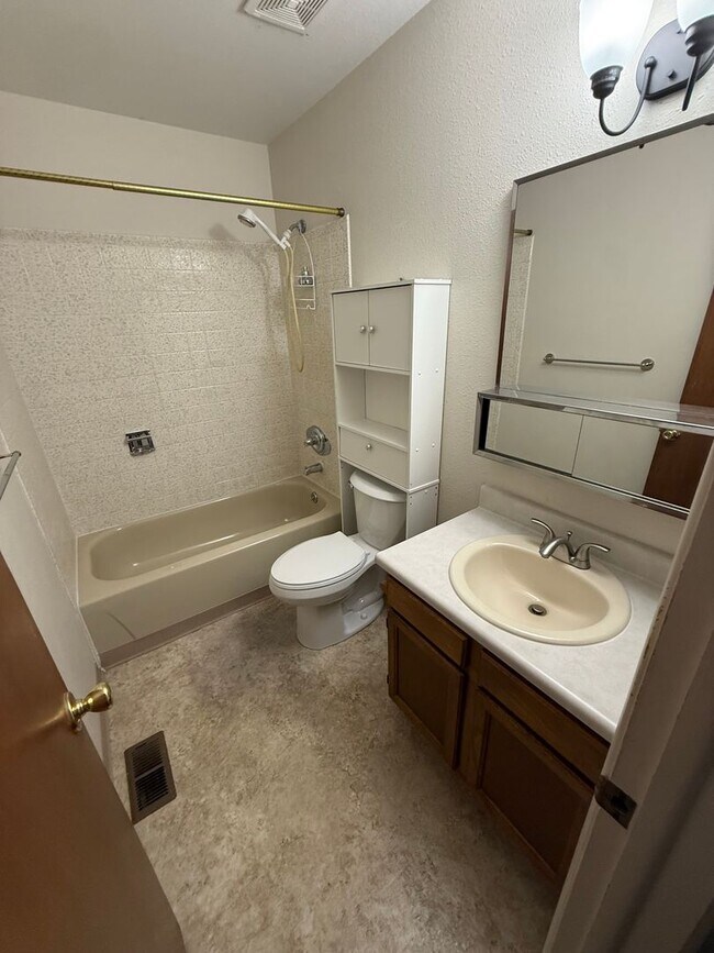 Building Photo - 1410 Crete Ct