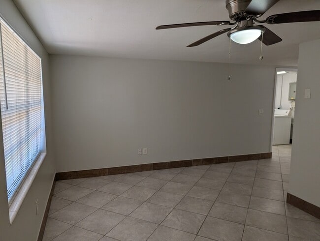 Building Photo - 10828 Hillcrest Ave