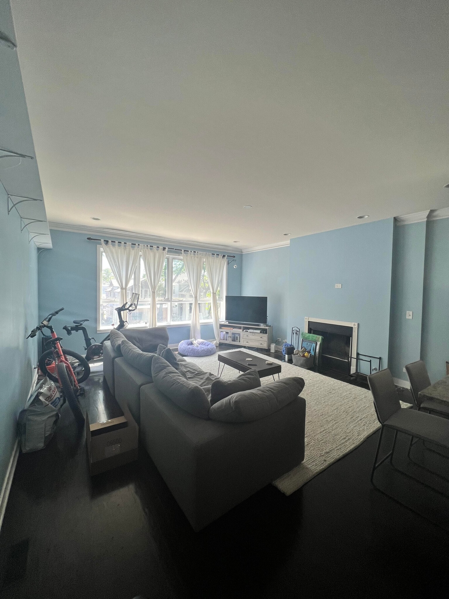 Building Photo - 3322 W Eastwood Ave