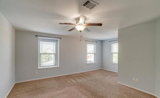 Building Photo - 6801 Baythorne Dr