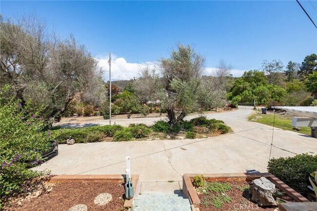Building Photo - 2576 Green Hills Way