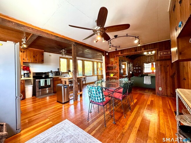 Building Photo - 10 Sunset Trail