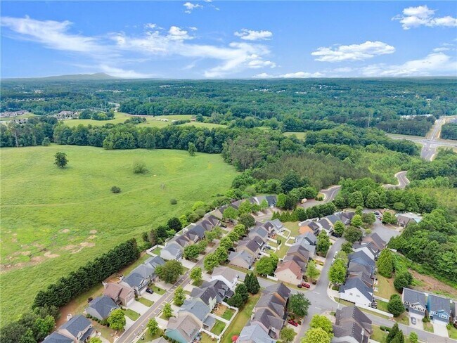 Building Photo - 124 Oakmont Dr