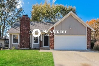 Building Photo - 4 Bedroom Pet-Friendly Home in RAYMORE, MO with Main Street Renewal