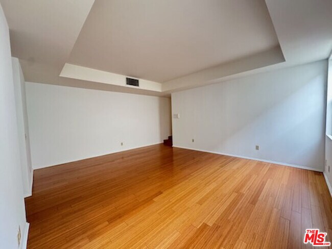 Building Photo - 1655 Selby Ave