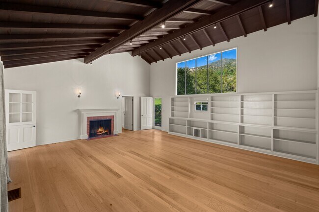 Building Photo - 875 San Ysidro Rd