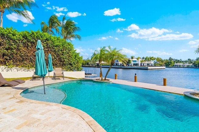 Building Photo - 3219 Karen Dr