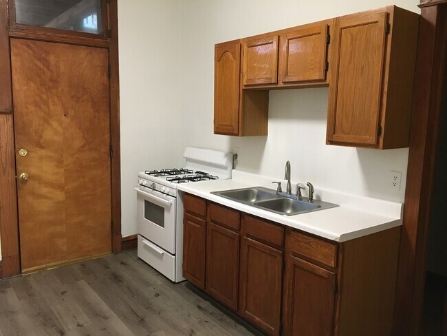 Primary Photo - 1404 W Olive Ave
