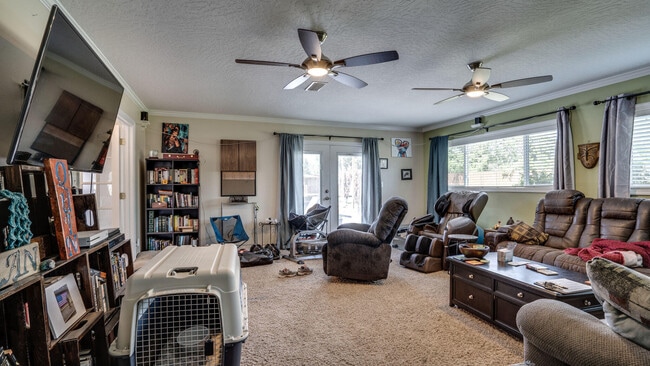 Building Photo - 601 Ironwood Dr