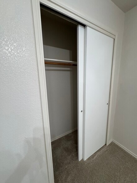 Building Photo - 1404 Carriage Hills Trl