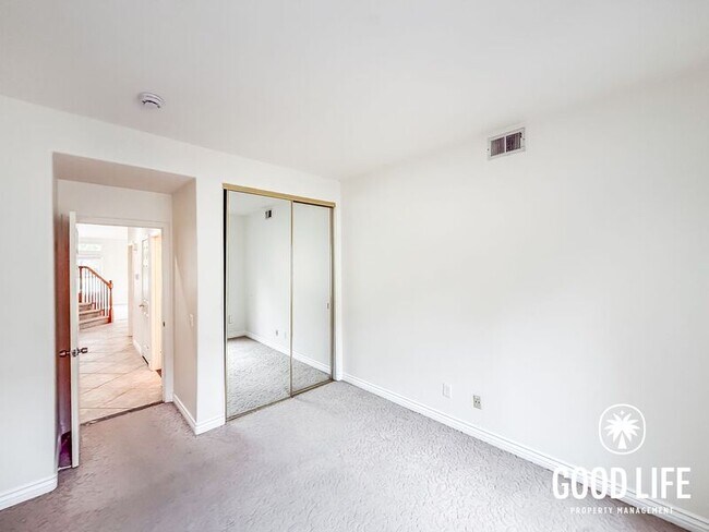 Building Photo - 709 S Hidden Creek Cir