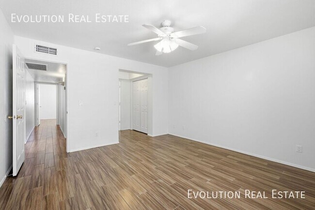 Building Photo - 2329 N Recker Rd