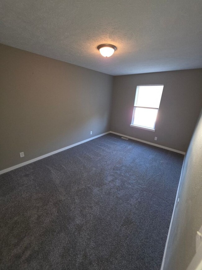 Building Photo - Duplex For Rent! Valley NE