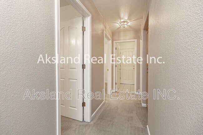 Building Photo - 1016 Schadeck St