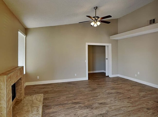 Building Photo - 1413 Braided Mane Cir