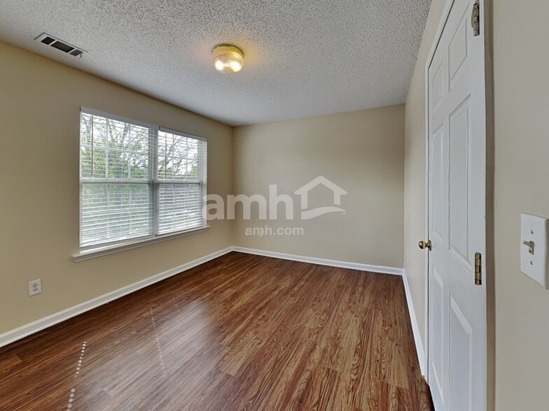 Building Photo - 291 Beckenham Ln