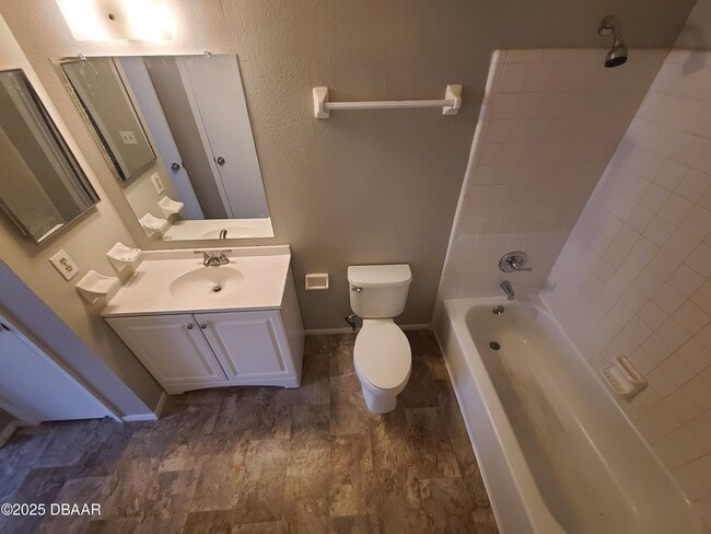 Building Photo - 1600 Big Tree Rd