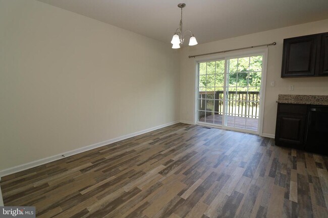 Building Photo - 120 Salerno Dr