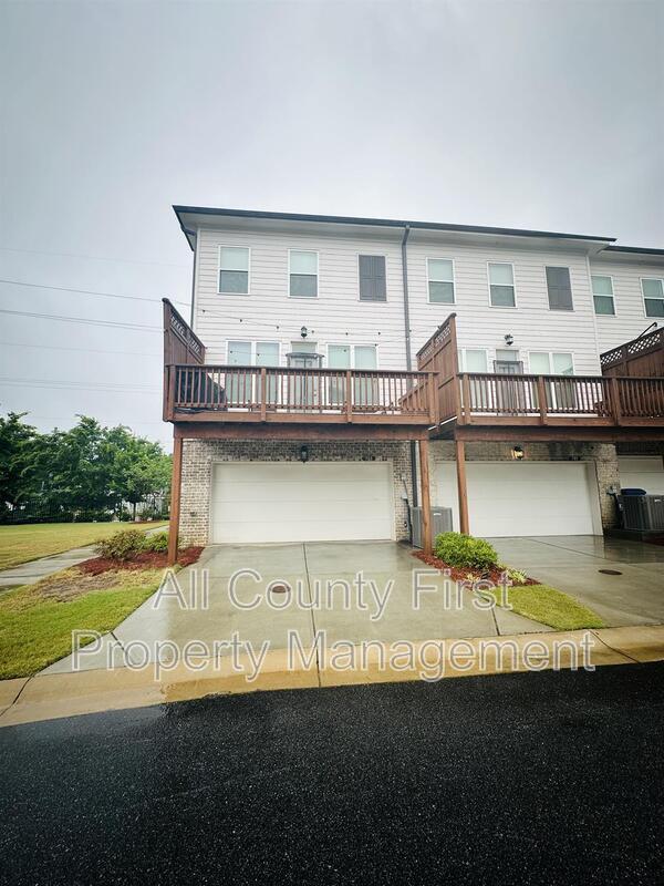 Building Photo - 788 Angora Aly