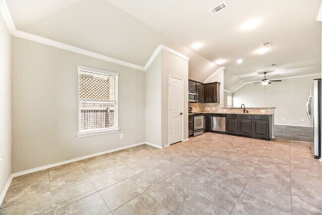 Building Photo - 209 Rawhide Way
