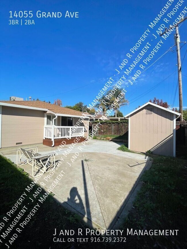 Building Photo - 14055 Grand Ave