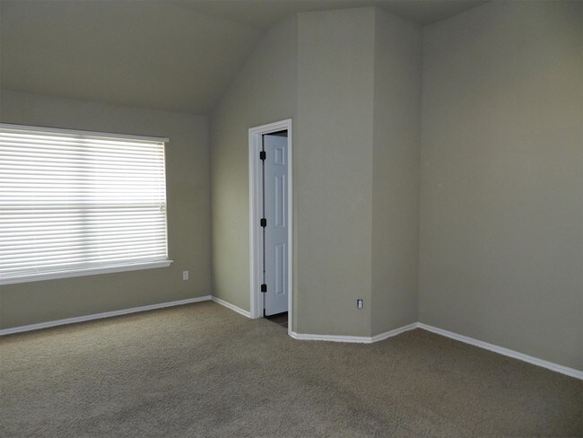Building Photo - 4827 Southwest Waterstone Place