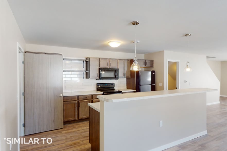 Interior Photo - Pinnacle Point Townhomes: 3 Bedroom 2.5 Ba...