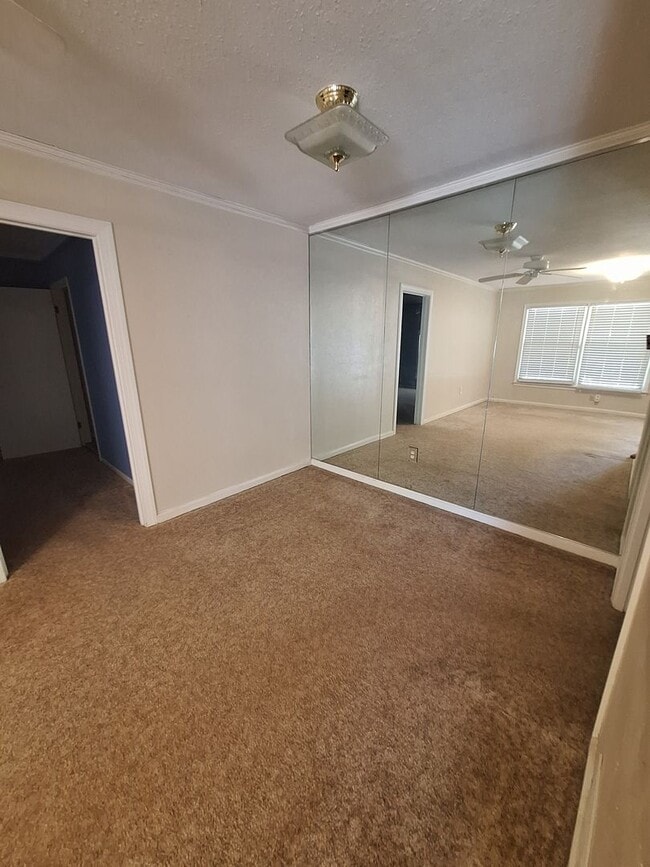 Building Photo - Cute CUTE 3bedroom