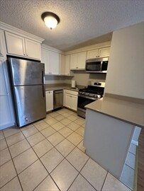 Building Photo - 82 Boylston Ln