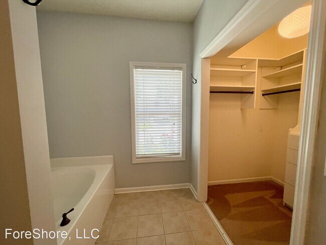 Building Photo - 3 br, 2 bath House - 16 Wyndham Dr.