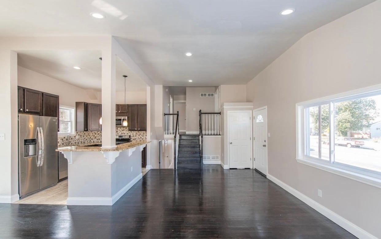 Kitchen , living room - 3327 Essex Rd
