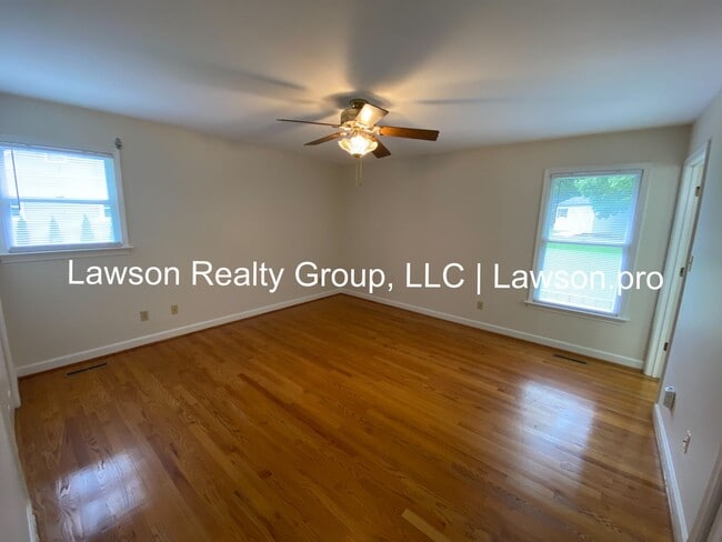 Building Photo - Spacious Hollins Four Bedroom w/ Finished Basement