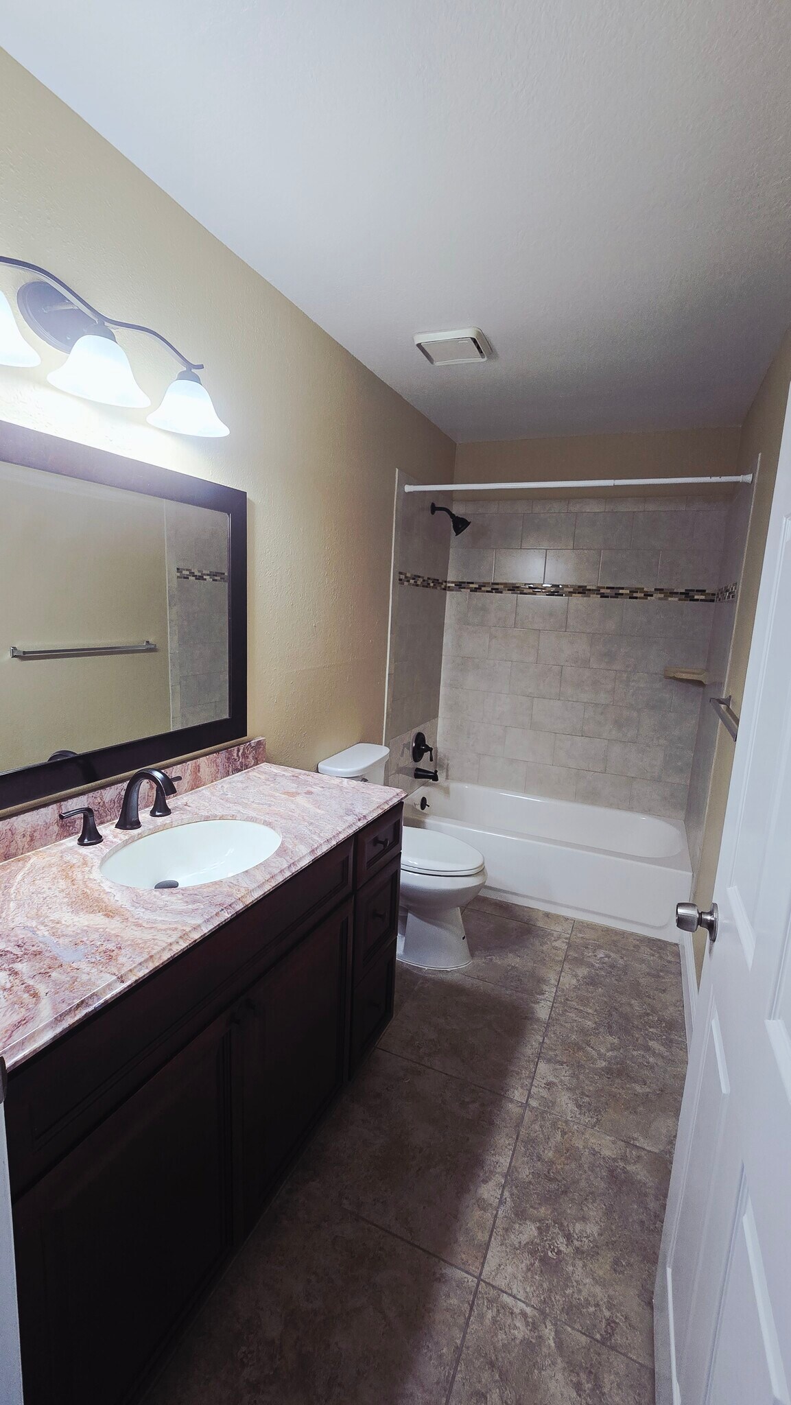 Building Photo - 555 Northlake Blvd