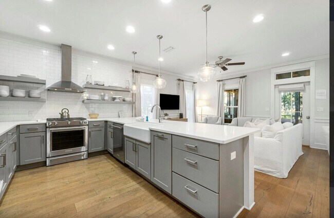 Building Photo - 587 Patina Blvd