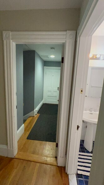 Building Photo - 1000 Memorial Dr