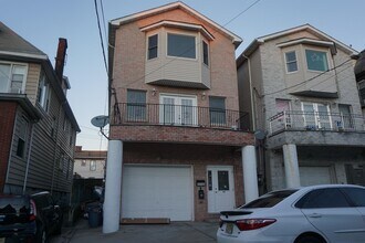 Building Photo - 278 Woodlawn Ave