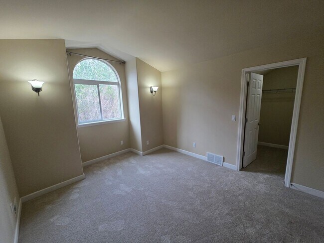 Building Photo - Wonderful Duplex in Eagle Ridge