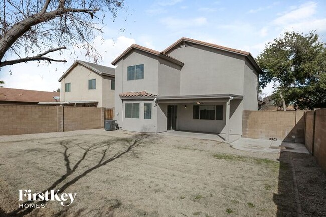 Building Photo - 405 W Jersey Way