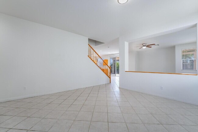 Building Photo - 4 bedroom, 2.5 bathroom, Summerlin Home, Low Maintenance Yard