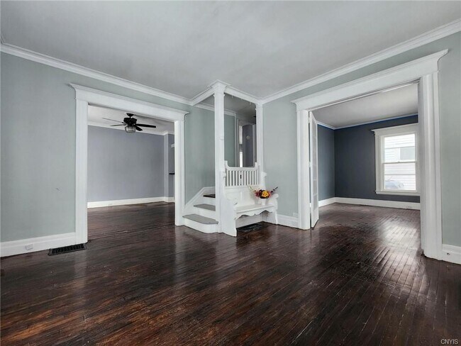 Building Photo - 218 S Pleasant St