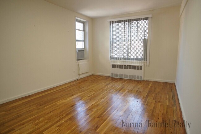 Building Photo - 1745 E 12th St