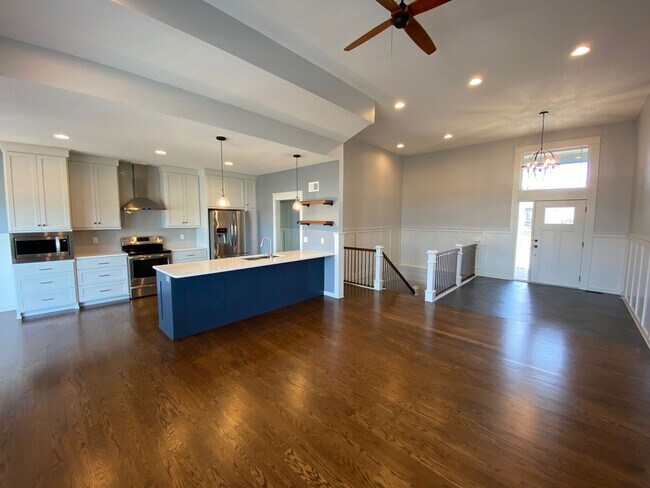 Building Photo - 418 Freemont Drive
