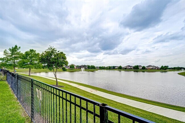 Building Photo - 15131 Live Oak Bend Way