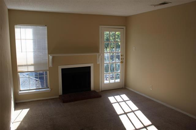 Building Photo - 18333 Roehampton Dr